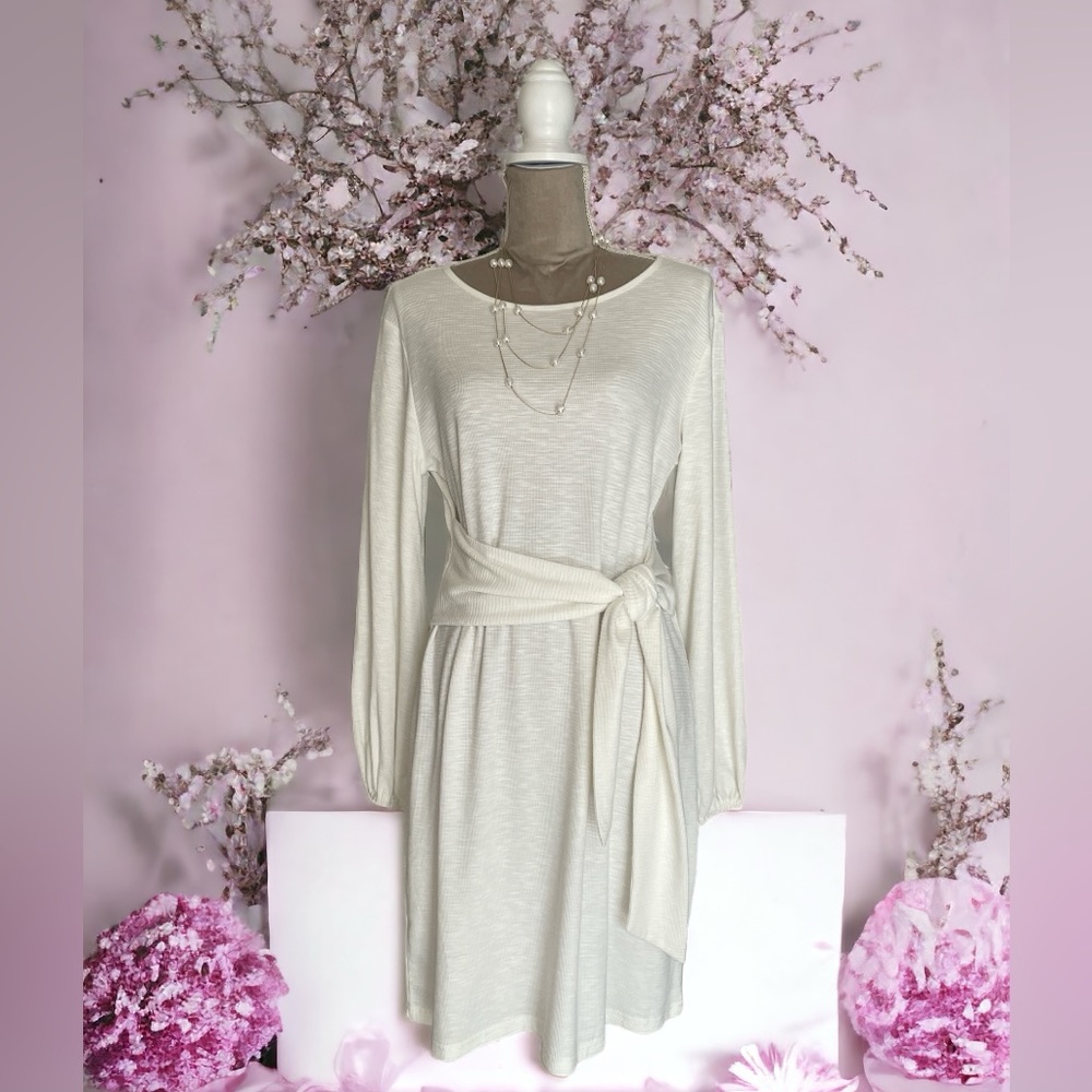 NWT Lionstill Eggshell White Long Sleeve Tie Waist Knit Dress Size Large